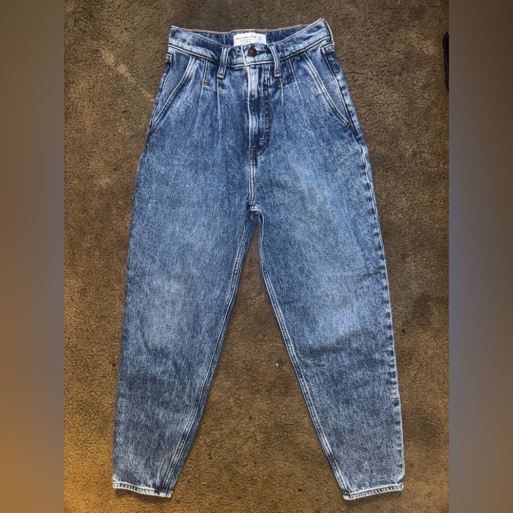 Abercrombie 80s Mom Jeans